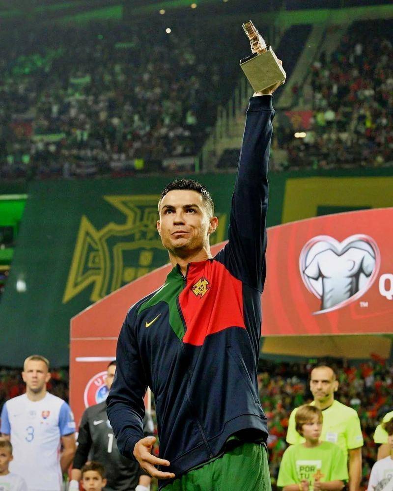 九游娱乐中文官网-C罗连续二十场比赛得分超过出色防守，美国队不断突破！赛场气氛高涨的简单介绍-九游娱乐中文官网